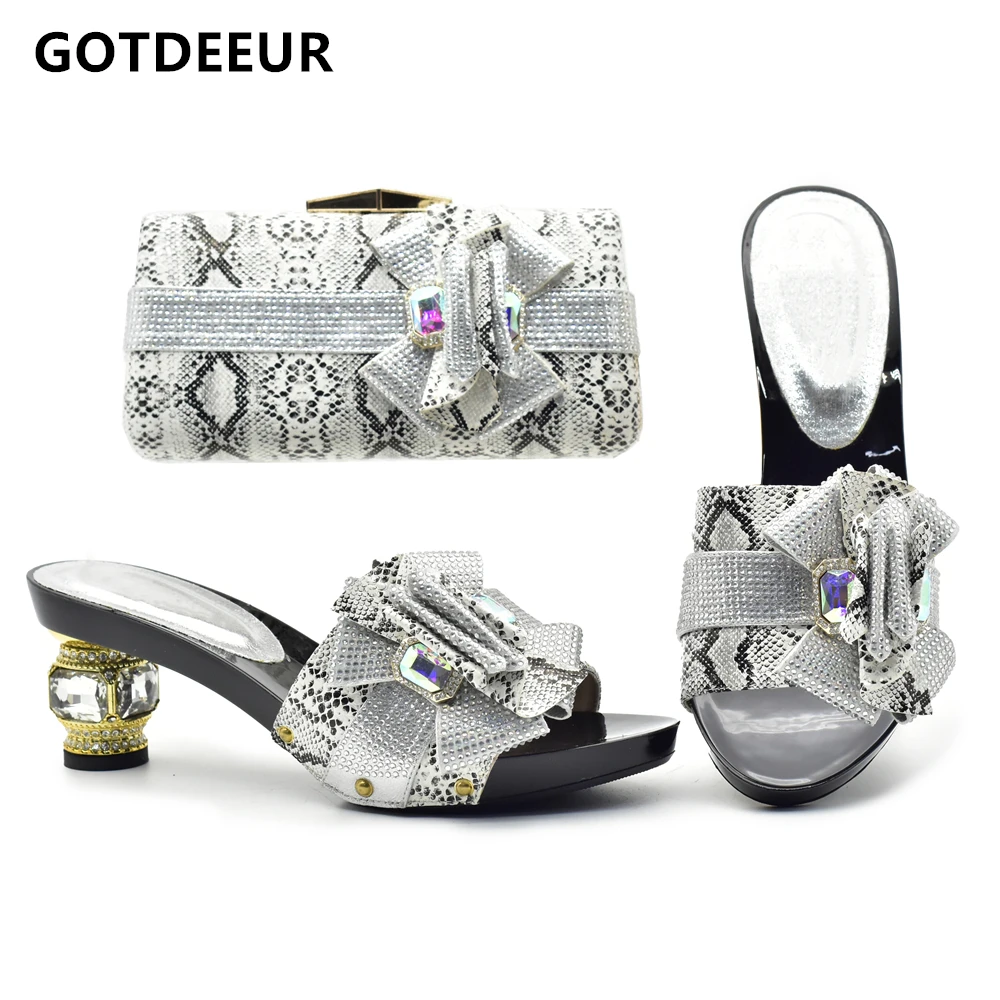 Sexy Style Nigerian Shoe and Bag Set 2023 African Party Shoes and Bag Shoes with Matching Bags Party Shoes Luxery Shoes Women
Sexy Style Nigerian Shoe and Bag Set 2023 African Party Shoes and Bag Shoes with Matching Bags Party Shoes Luxery Shoes Women