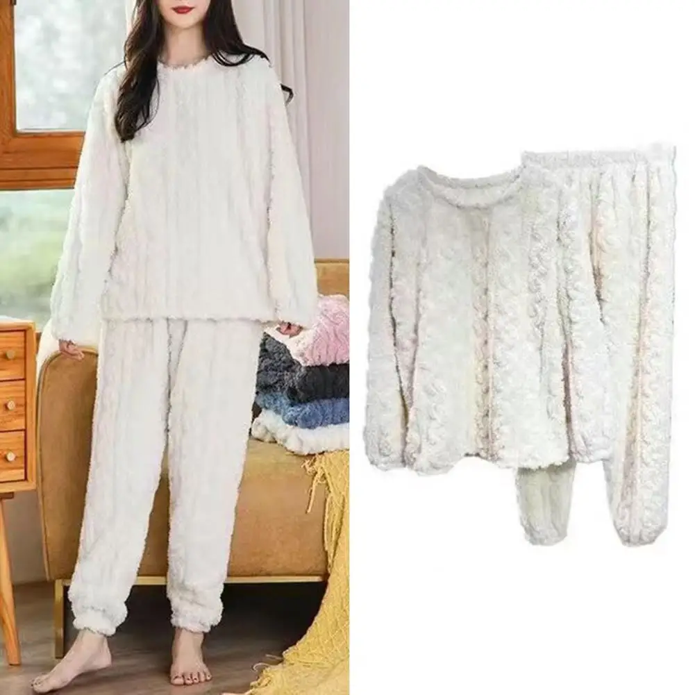 Soft Cozy Pajamas Cozy Winter Pajama Sets for Women Stylish Plush Sleepwear for Autumn Warm 2-piece Pullover Pants Set
Soft Cozy Pajamas Cozy Winter Pajama Sets for Women Stylish Plush Sleepwear for Autumn Warm 2-piece Pullover Pants Set