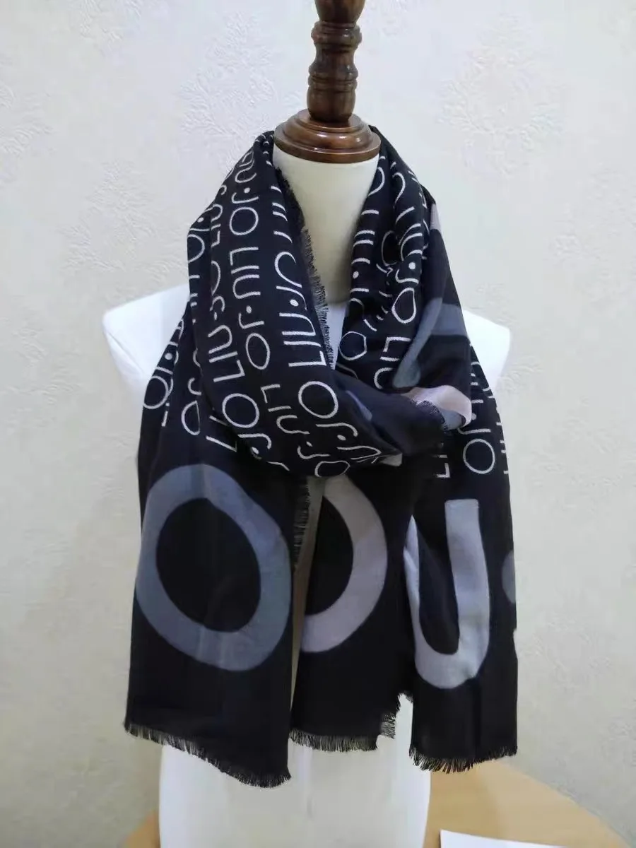 

Foreign trade original Italian Liu Jo scarf shawl thickened new style letter printed imitation cashmere long scarf