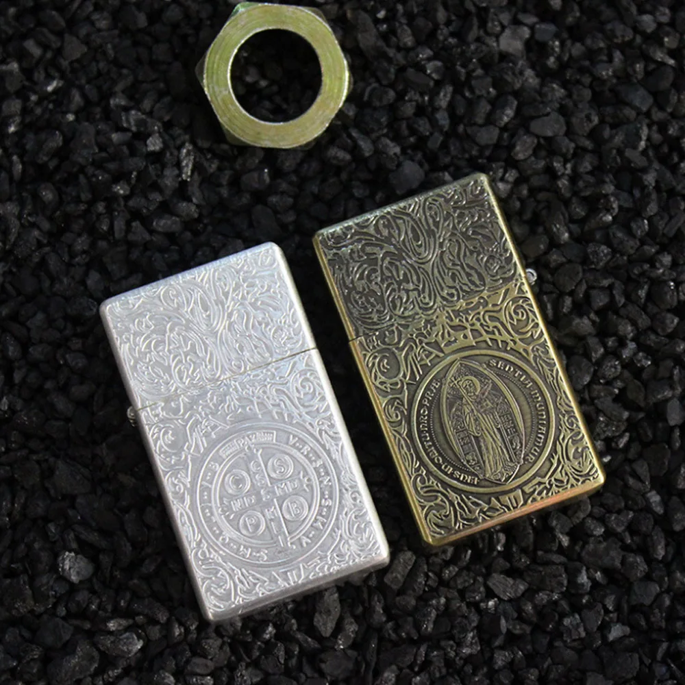 Lighters Smoking Metal Cigarette Lighter Retro Flame Oil Kerosene Grinding Wheel Flint VintageTrench Lighter Smoking Accessories
Lighters Smoking Metal Cigarette Lighter Retro Flame Oil Kerosene Grinding Wheel Flint VintageTrench Lighter Smoking Accessories