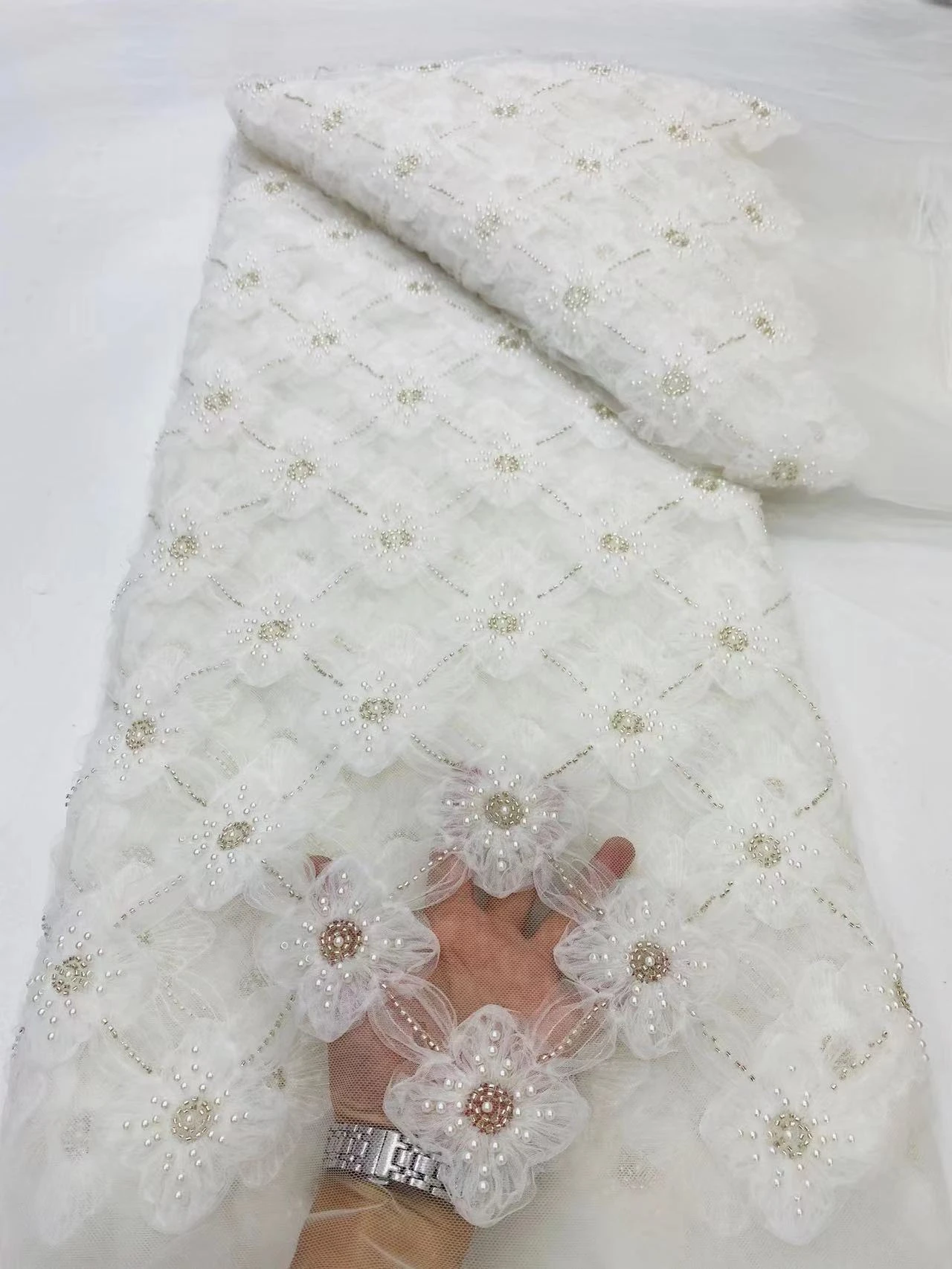 2024 African Nigerian High Quality Latest Sequins Tulle Lace Fabric Sewing Guipure Beads Stone Embroidery Dresses 5yards DP0063
2024 African Nigerian High Quality Latest Sequins Tulle Lace Fabric Sewing Guipure Beads Stone Embroidery Dresses 5yards DP0063