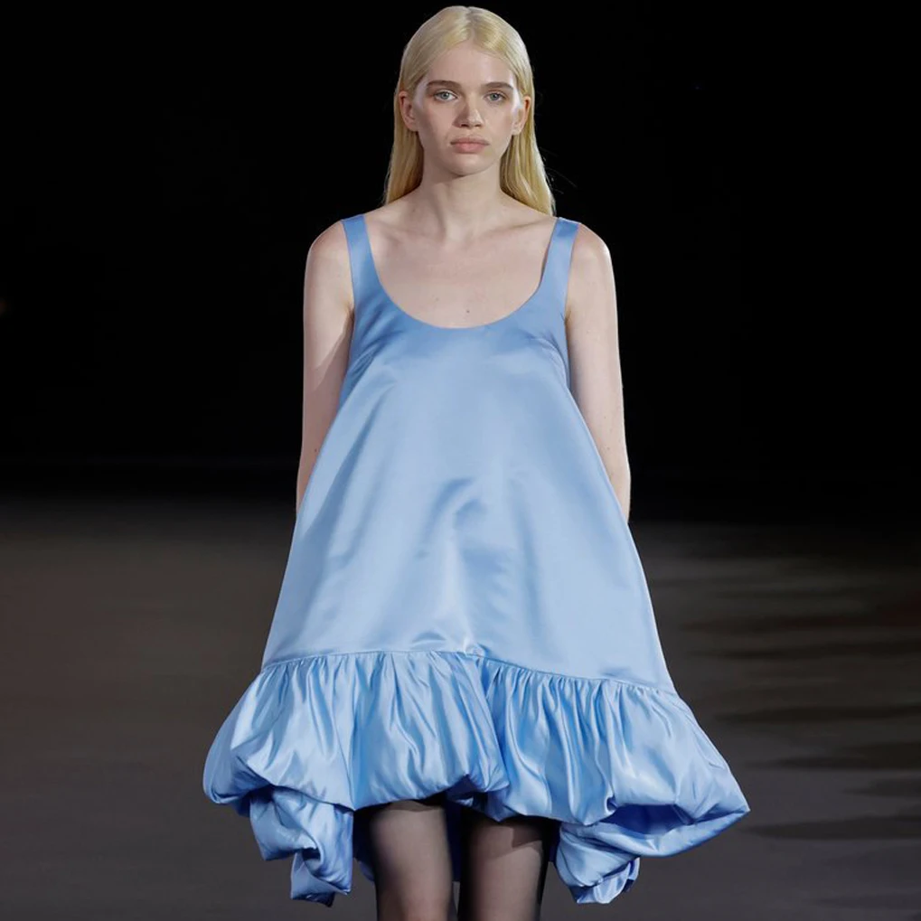 ТРАПЕЦИЕВИДНОЕ шелковое мини-платье с круглым вырезом, синее атласное платье с оборками, пышное вечернее платье, трапециевидные коктейльные платья, элегантная женская одежда
ТРАПЕЦИЕВИДНОЕ шелковое мини-платье с круглым вырезом, синее атласное платье с оборками, пышное вечернее платье, трапециевидные коктейльные платья, элегантная женская одежда