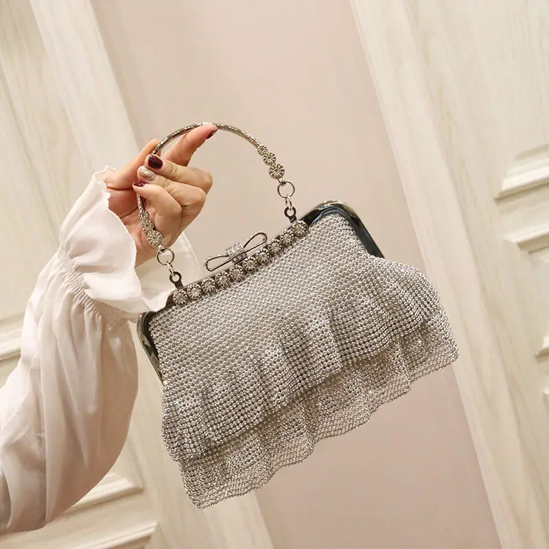 Brilliant European And American Fashion Diamond Inlaid Dinner Party Portable Women's Bag Water Diamond Cut-out Dress Handbag New
Brilliant European And American Fashion Diamond Inlaid Dinner Party Portable Women's Bag Water Diamond Cut-out Dress Handbag New