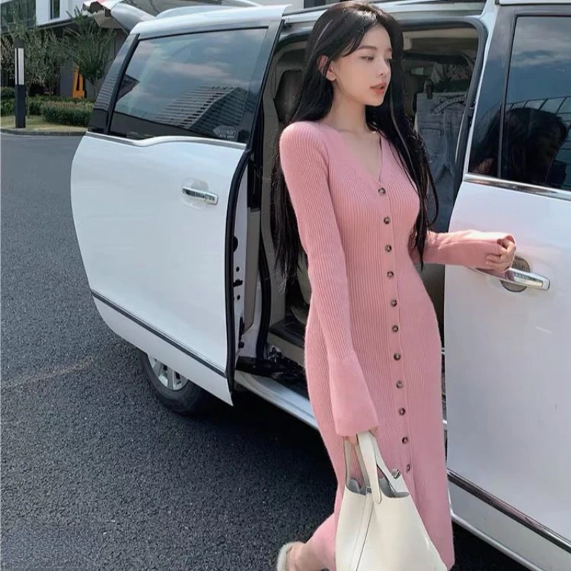 New Autumn Ladies Knitted Dress Over-the-knee Women's Base Matching Slim Warm Fashion Ladides Casual G769
New Autumn Ladies Knitted Dress Over-the-knee Women's Base Matching Slim Warm Fashion Ladides Casual G769