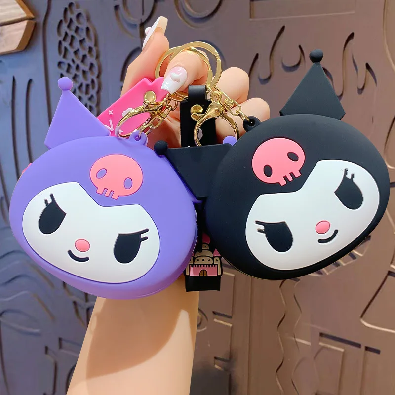 Sanrio милый мультяшный Kuromi Melody Cinnamoroll силиконовый кошелек для монет подвеска органайзер для Наушников Подарок для пары девушек
Sanrio милый мультяшный Kuromi Melody Cinnamoroll силиконовый кошелек для монет подвеска органайзер для Наушников Подарок для пары девушек