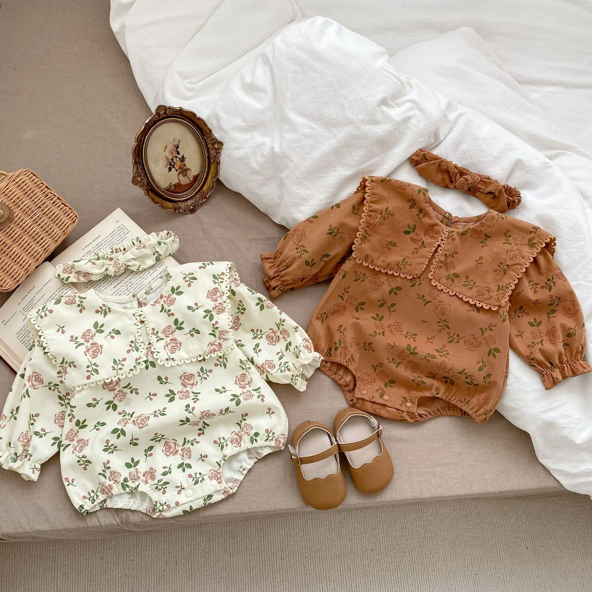 2023 Spring Baby Girls Bodysuits Long Sleeve Corduroy Floral Print Jumpsuit Autumn Big Collar Infant One Pieces Newborn Clothing
2023 Spring Baby Girls Bodysuits Long Sleeve Corduroy Floral Print Jumpsuit Autumn Big Collar Infant One Pieces Newborn Clothing