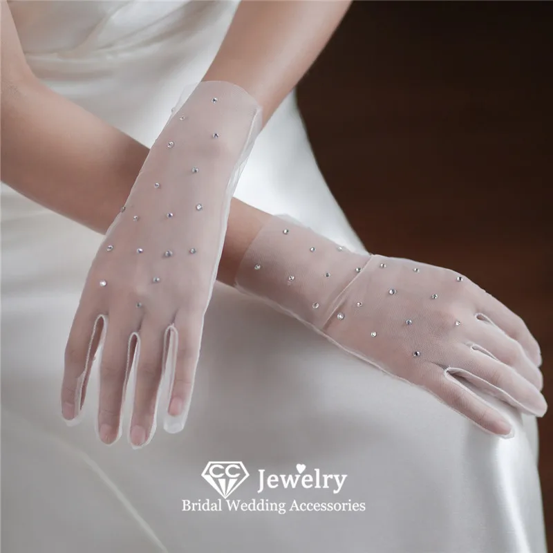 CC Wrist Gloves for Women Wedding Accessories Bridal Luvas Engagement Jewelry 1 Pair Shining Crystal Mittens Sheer Noiva WG059
CC Wrist Gloves for Women Wedding Accessories Bridal Luvas Engagement Jewelry 1 Pair Shining Crystal Mittens Sheer Noiva WG059