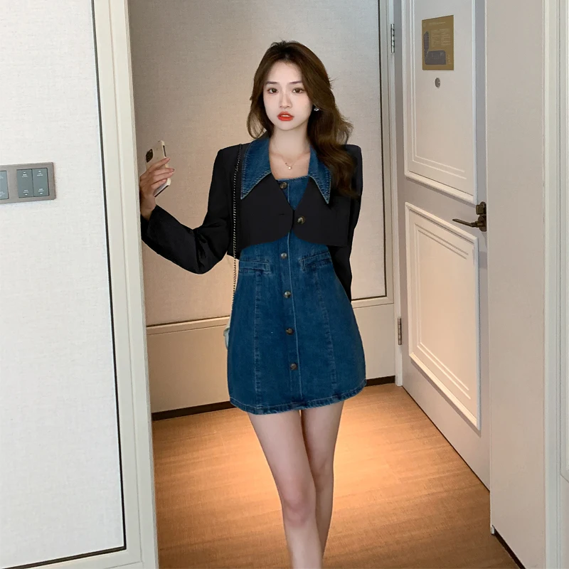 Party Set Button Short Lapel Small Jacket + Denim Spaghetti Strap Dress 2022 Fall/Winter Slim Bodycon Nightclub 2 Pieces Set
Party Set Button Short Lapel Small Jacket + Denim Spaghetti Strap Dress 2022 Fall/Winter Slim Bodycon Nightclub 2 Pieces Set