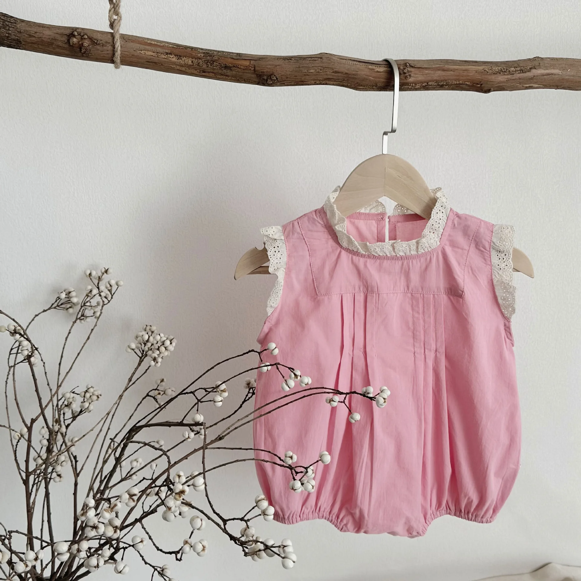 2024 летнее боди для маленьких девочек, хлопковое боди без рукавов с кружевным воротником, комбинезон для маленьких девочек, одежда для новорожденных, цельнокроеное боди для девочек 
2024 летнее боди для маленьких девочек, хлопковое боди без рукавов с кружевным воротником, комбинезон для маленьких девочек, одежда для новорожденных, цельнокроеное боди для девочек