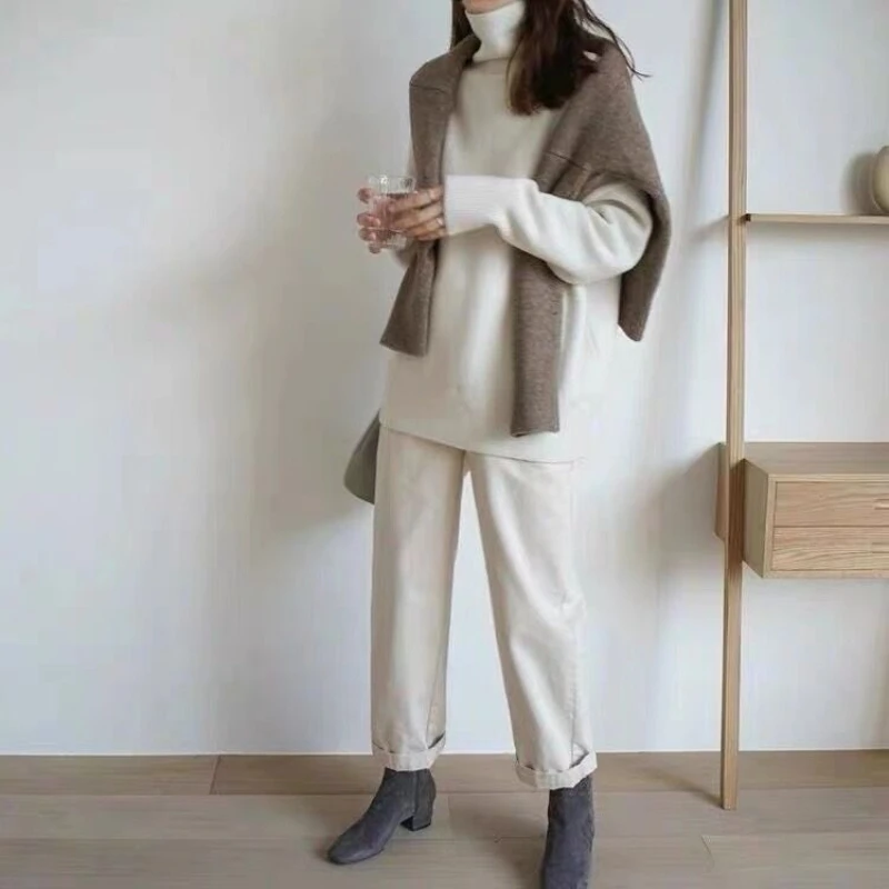 Turtle Neck Cashmere Sweater Women Korean Style Loose Warm Knitted Pullover Winter Outwear Lazy Oaf Female Jumpers
Turtle Neck Cashmere Sweater Women Korean Style Loose Warm Knitted Pullover Winter Outwear Lazy Oaf Female Jumpers