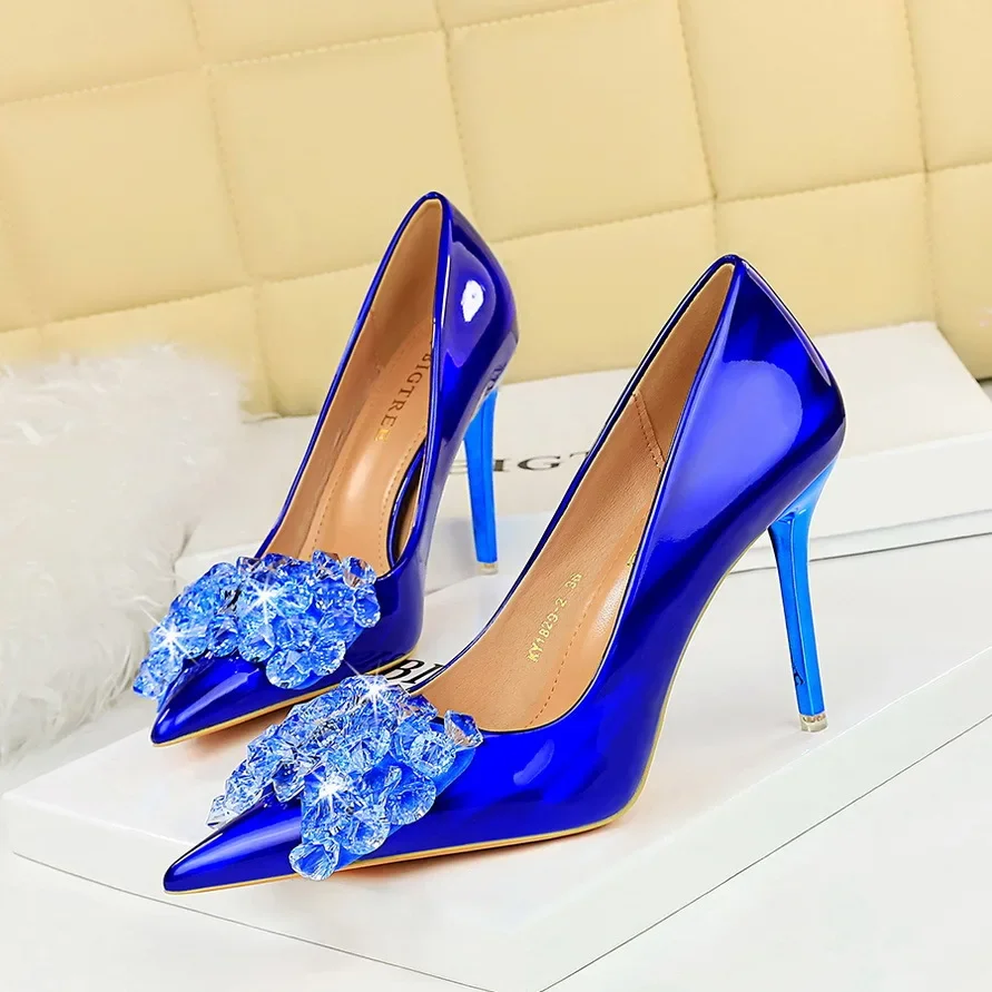 Banquet High Heels Women Sexy Shallow Mouthed Pointed Crystal Bow Stilettos Lady Wedding Ball Shoes Shallow Dress Party Pumps
Banquet High Heels Women Sexy Shallow Mouthed Pointed Crystal Bow Stilettos Lady Wedding Ball Shoes Shallow Dress Party Pumps