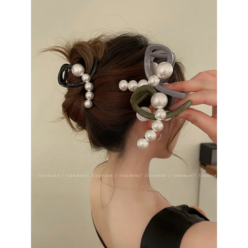 

2023 Cute Pearls Acrylic Hair Claw Clips Barrette Ponytail Women Grils Fashion Hair Clip Hairpins Crab Female Hair Accessories
