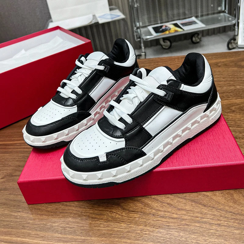 Autumn New Women Skateboard Shoes Mixed Colors Upper Thick Bottom Loafers Rivet Bordered Decor Breathable Lovers Shoes
Autumn New Women Skateboard Shoes Mixed Colors Upper Thick Bottom Loafers Rivet Bordered Decor Breathable Lovers Shoes
