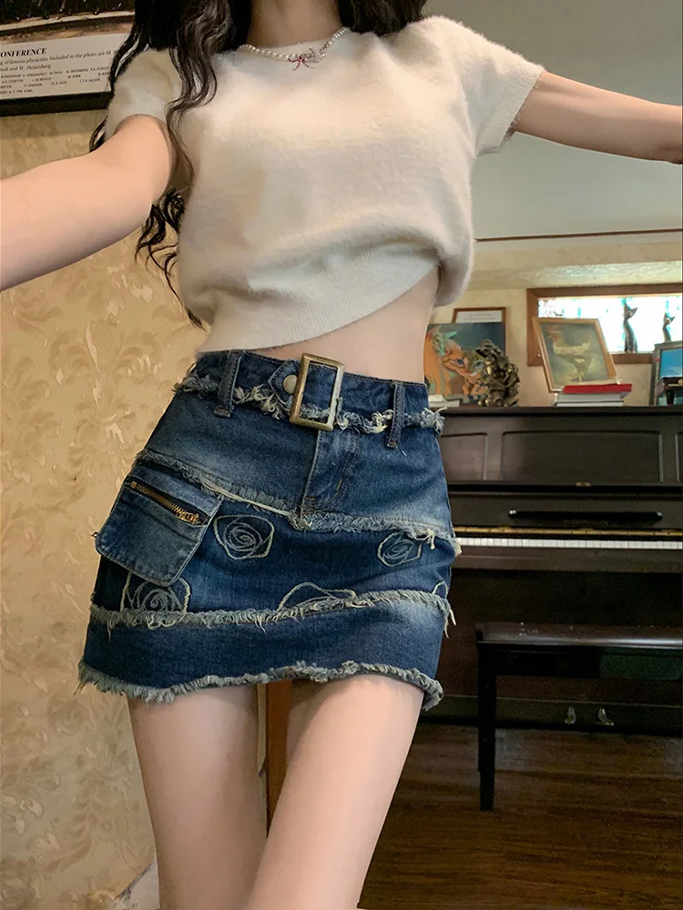 Vintage Raw Edge Denim Skirt Women 2023 Summer New American Hot Girl High Waist Bag Hip Mini Skirt Street Trend Sexy Miniskirt
Vintage Raw Edge Denim Skirt Women 2023 Summer New American Hot Girl High Waist Bag Hip Mini Skirt Street Trend Sexy Miniskirt