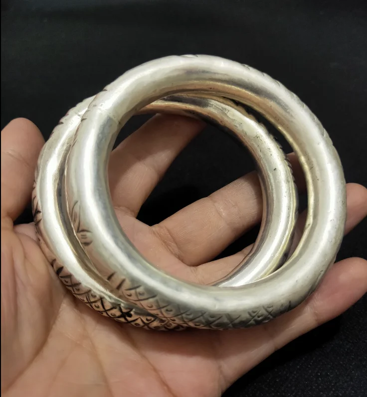 charming Ethnic jewelry Miao silver bracelet Silver Carved Bracelet hollow luck Bracelets
charming Ethnic jewelry Miao silver bracelet Silver Carved Bracelet hollow luck Bracelets