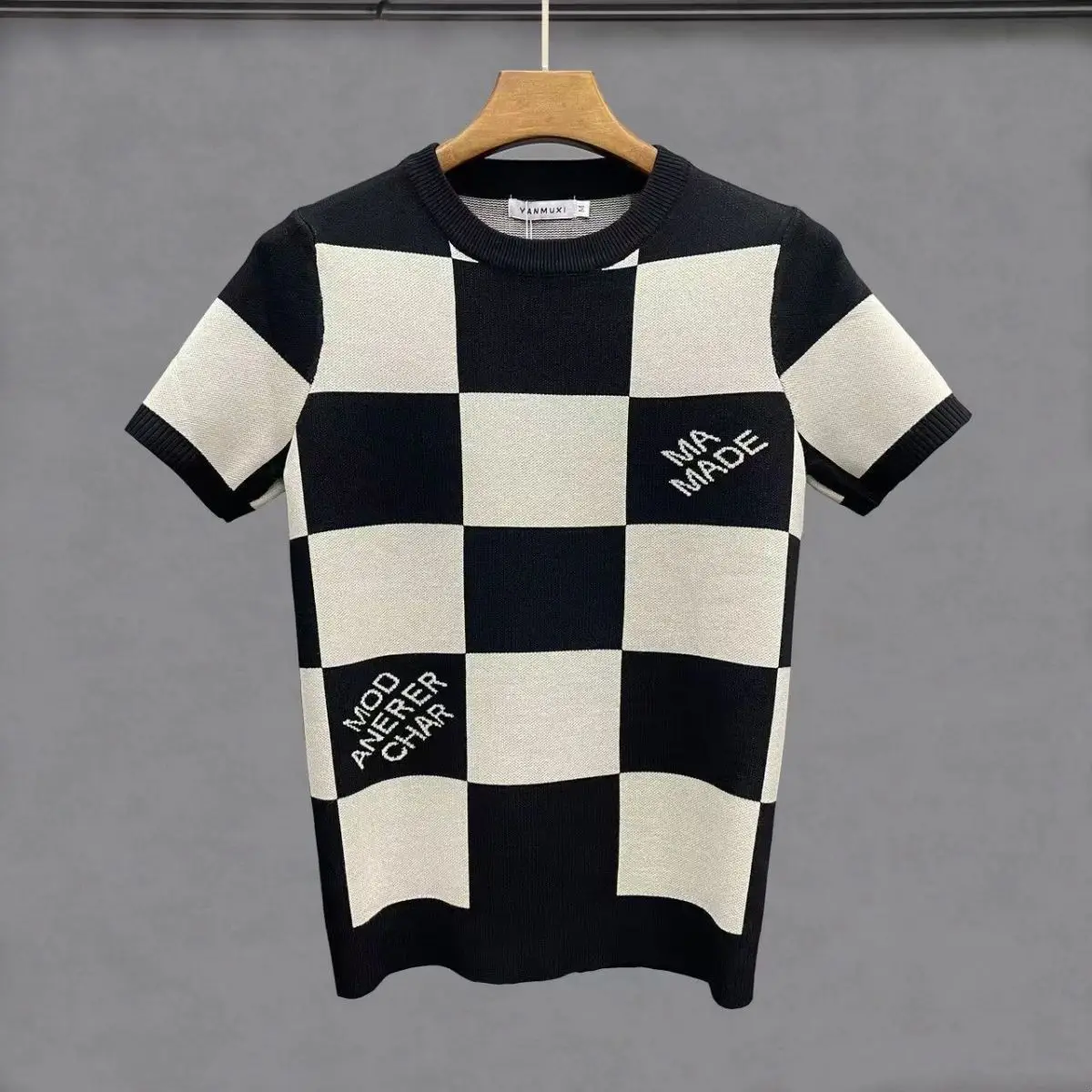 Y2K 2023 Summer New Mens Slim Vintage Short Sleeve T Shirt Black White Plaid Printed Graphic T Shirts For Men Camiseta Masculina
Y2K 2023 Summer New Mens Slim Vintage Short Sleeve T Shirt Black White Plaid Printed Graphic T Shirts For Men Camiseta Masculina