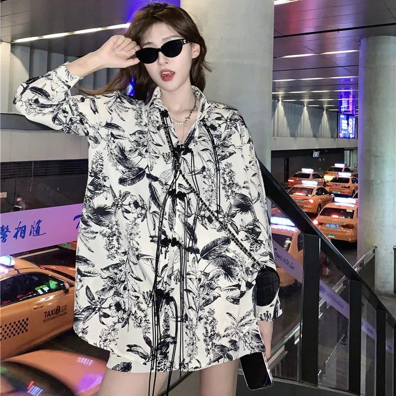 

Костюм женский летний из двух предметов, рубашка с длинными рукавами и шорты, защита от солнца, с чернильными цветами, на пуговицах, в китайском стиле ретро