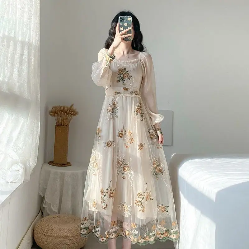 Summer Women 2022 French Plus Size Elegant Fashion Embroidery Skirt Midi Dress Women's Mesh Fairy Party Dresses Vintage Clothing
Summer Women 2022 French Plus Size Elegant Fashion Embroidery Skirt Midi Dress Women's Mesh Fairy Party Dresses Vintage Clothing