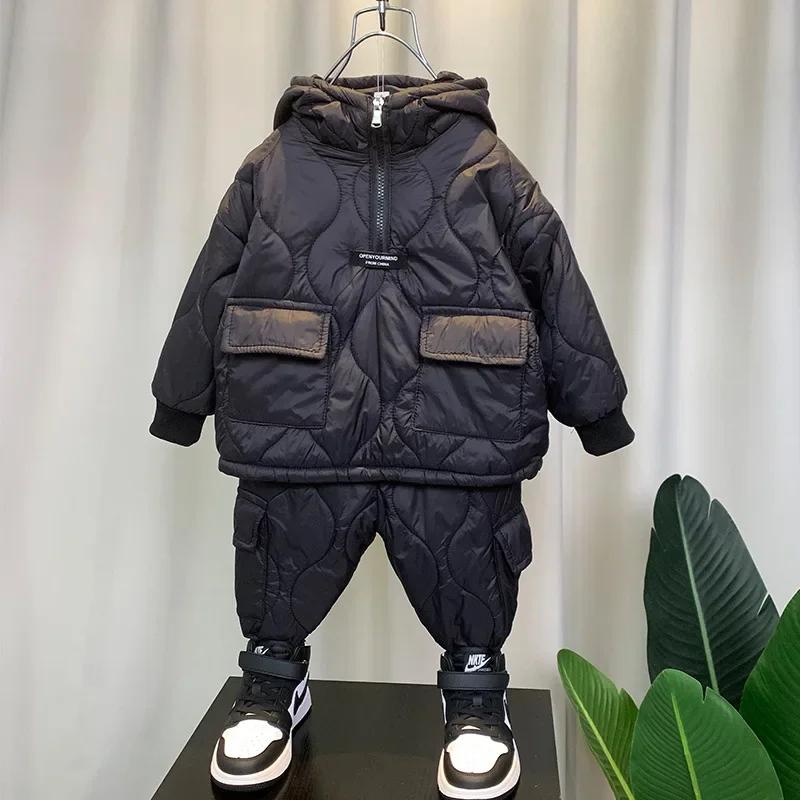 Boys' set autumn and winter clothing children's sports and leisure plush and thick cotton clothing two-piece set
Boys' set autumn and winter clothing children's sports and leisure plush and thick cotton clothing two-piece set