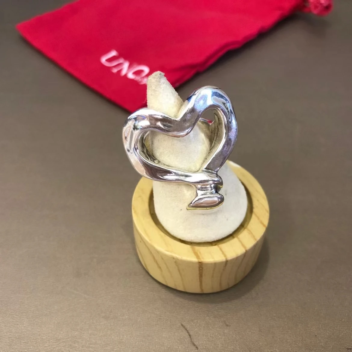 Silver Color Love Shape Stainless Steel Big Heart Rings 2023 Trend For Women Couples Gift Punk Fashion Party Wedding Jewelry
Silver Color Love Shape Stainless Steel Big Heart Rings 2023 Trend For Women Couples Gift Punk Fashion Party Wedding Jewelry