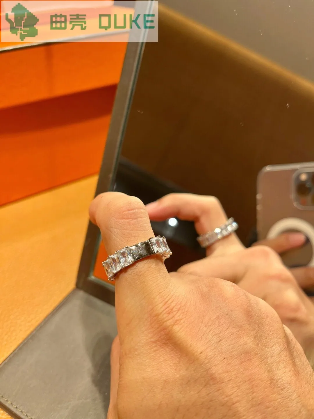 Hot selling full diamond ladder stone gilded fashion brand light luxury high-quality couple ring dinner, wedding, party gift
Hot selling full diamond ladder stone gilded fashion brand light luxury high-quality couple ring dinner, wedding, party gift