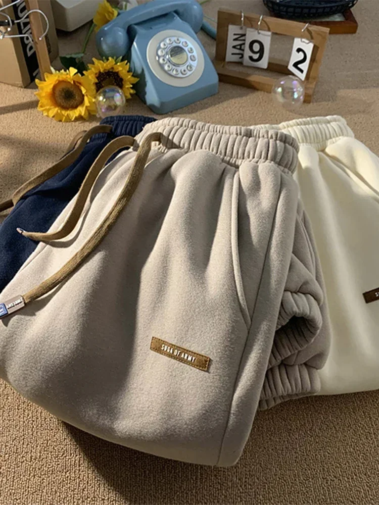 Korean Thick Plush Woman Sweatpants Drawstring Elastic Hight Waist Casual lady Winter Sport Pants American Female Wool Tourse
Korean Thick Plush Woman Sweatpants Drawstring Elastic Hight Waist Casual lady Winter Sport Pants American Female Wool Tourse