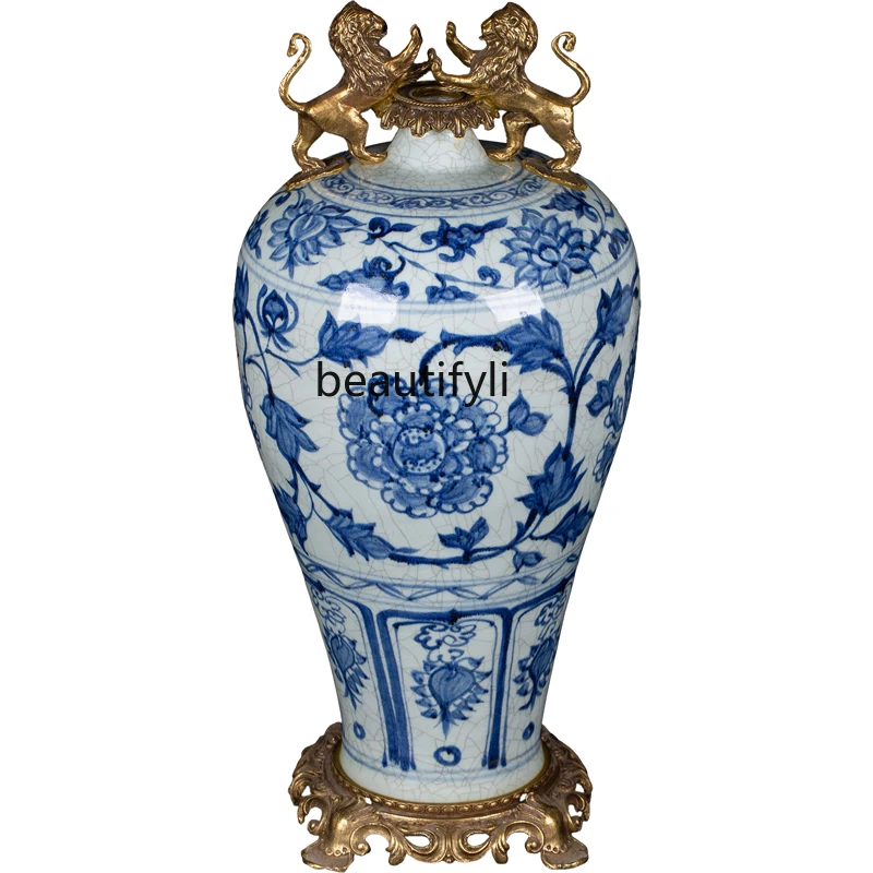 Inlaid Porcelain Blue and White Interlock Branch Lotus Pattern with Copper Lion Jingdezhen Porcelain Chinese Vase Decoration
Inlaid Porcelain Blue and White Interlock Branch Lotus Pattern with Copper Lion Jingdezhen Porcelain Chinese Vase Decoration