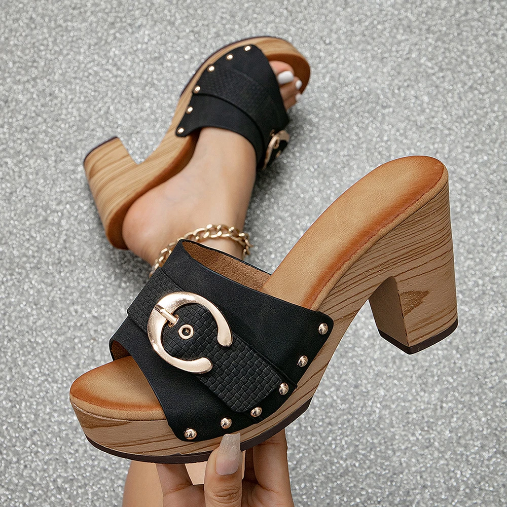 Summer New Fashion Slippers Female Rivets Open Toe Trendy Women Shoes Thick Heels Middle Heels Women's Slippers Plus Size a212
Summer New Fashion Slippers Female Rivets Open Toe Trendy Women Shoes Thick Heels Middle Heels Women's Slippers Plus Size a212