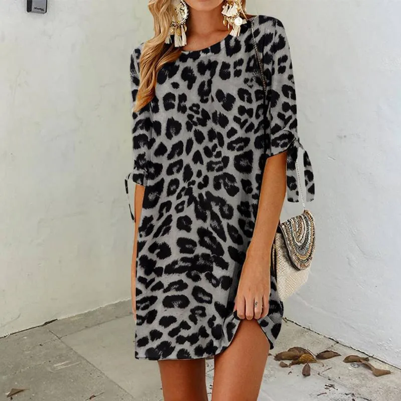Women Flare Sleeve Irregular Leopard Print Tops 2024 Ladies V-Neck Casual T-Shirts Simple Stylish Loose Female Tees Streetwear
Women Flare Sleeve Irregular Leopard Print Tops 2024 Ladies V-Neck Casual T-Shirts Simple Stylish Loose Female Tees Streetwear