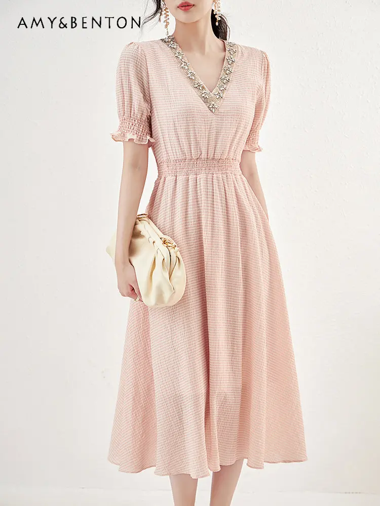 2023 Summer New Women's Clothing Temperament Elegant Beaded V-neck Dress Tight Waist Slimming Mid-Length A- Line Dress
2023 Summer New Women's Clothing Temperament Elegant Beaded V-neck Dress Tight Waist Slimming Mid-Length A- Line Dress