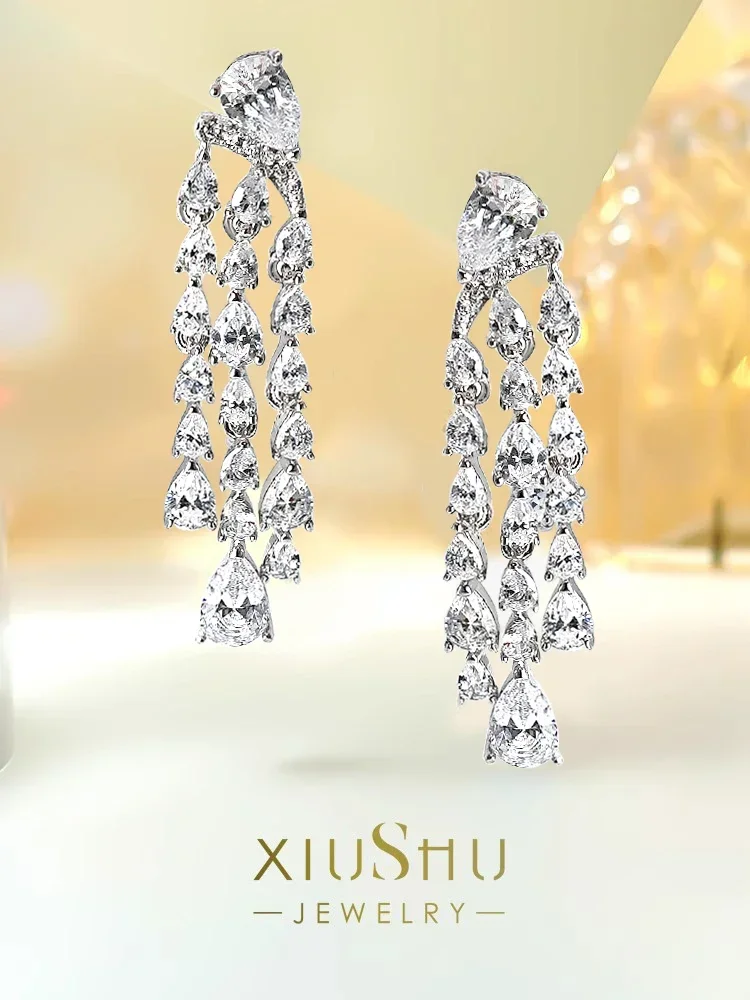Fashion Niche Design Water Drop 925 Silver Earrings Paired with High Carbon Diamond Tassels Suitable for Engagement Jewelry
Fashion Niche Design Water Drop 925 Silver Earrings Paired with High Carbon Diamond Tassels Suitable for Engagement Jewelry