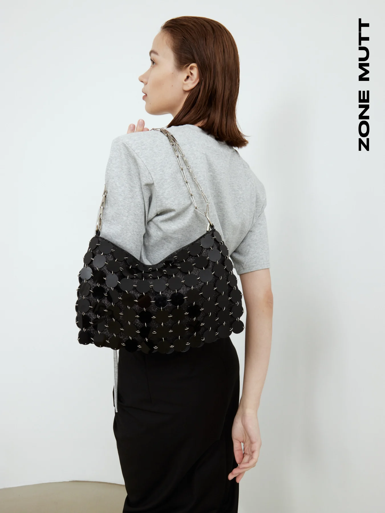 Zone Mu Sparkling Acrylic Big Fish scale sequined metal chain underarm crossbody bag
Zone Mu Sparkling Acrylic Big Fish scale sequined metal chain underarm crossbody bag