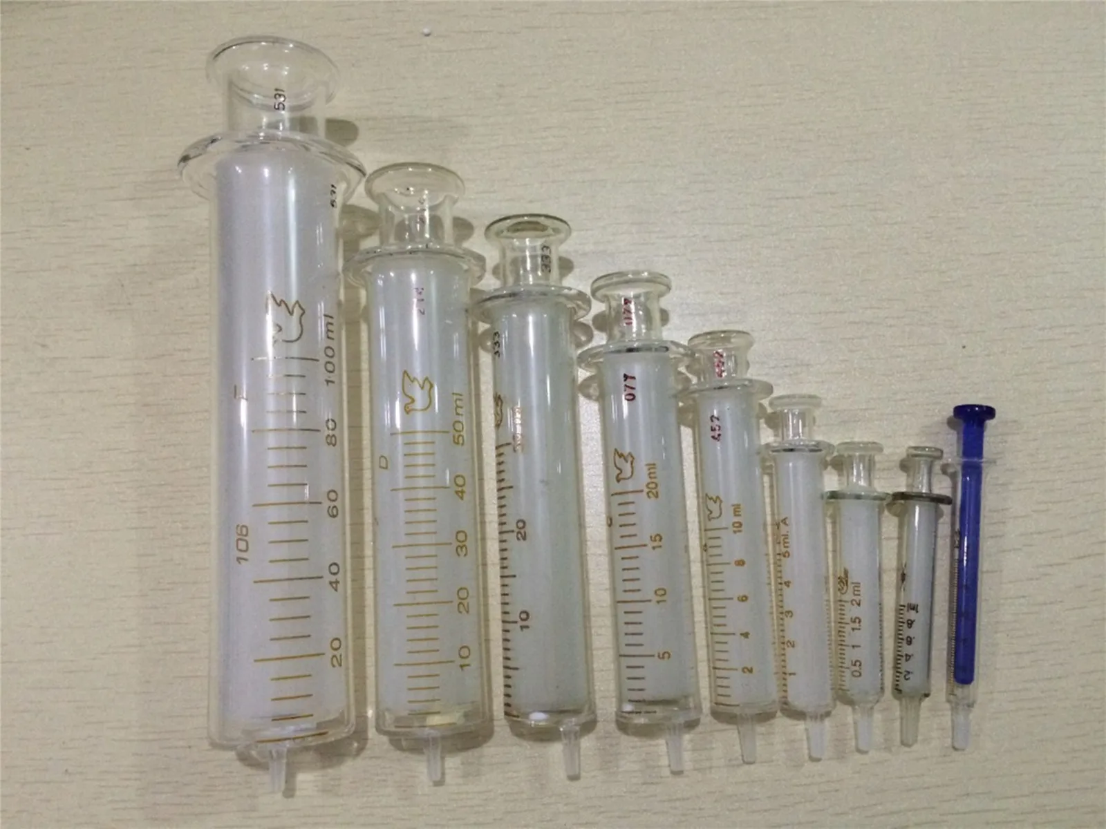 1ml 2ml 5ml 10ml 20ml 30ml 50ml 100ml Glass Syringe Standard Tip Glass Injector Lab Glassware For Experiment
1ml 2ml 5ml 10ml 20ml 30ml 50ml 100ml Glass Syringe Standard Tip Glass Injector Lab Glassware For Experiment