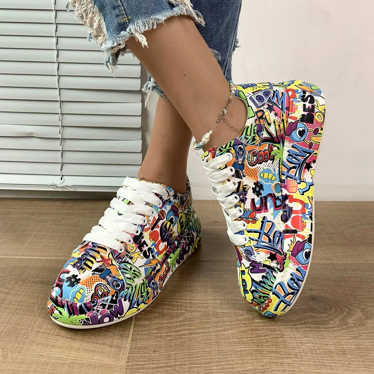 

Punk Style Painted Graffiti Large Size Sports Women's Shoes New Women's Outer Wear Lace-Up Comfortable Thick Baseplate Shoes