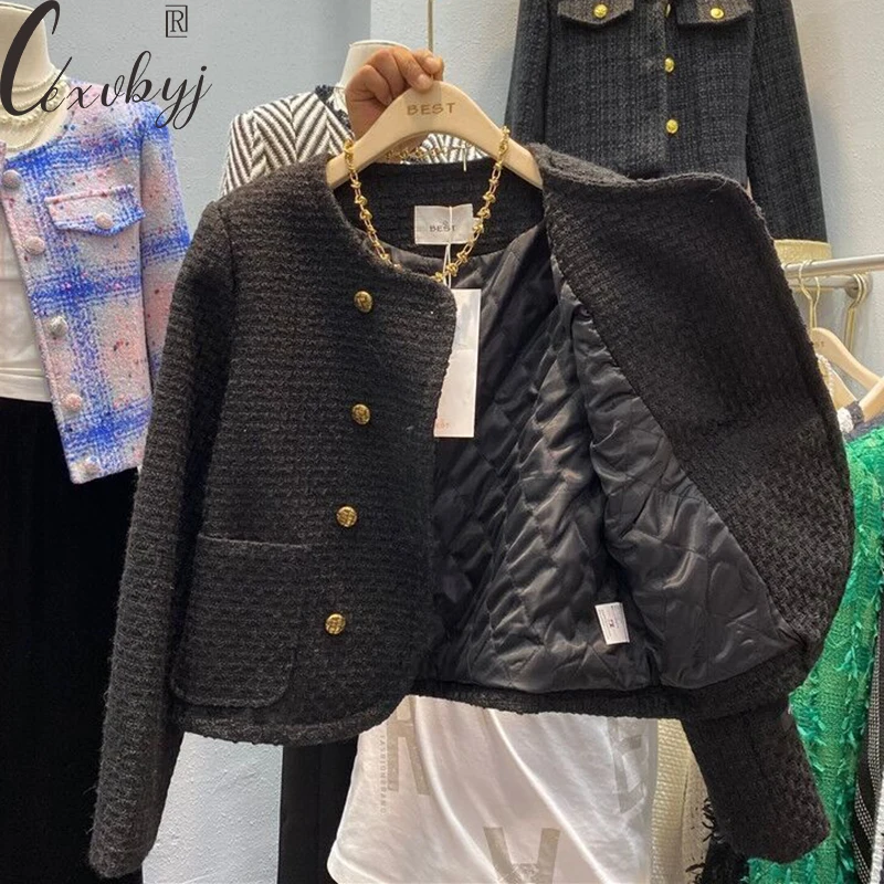 French Vintage Cotton Lined Tweed Coat Women Elegant Round Neck Cropped Jacket Office Lady Double Breasted Wool Blend Chaquetas
French Vintage Cotton Lined Tweed Coat Women Elegant Round Neck Cropped Jacket Office Lady Double Breasted Wool Blend Chaquetas