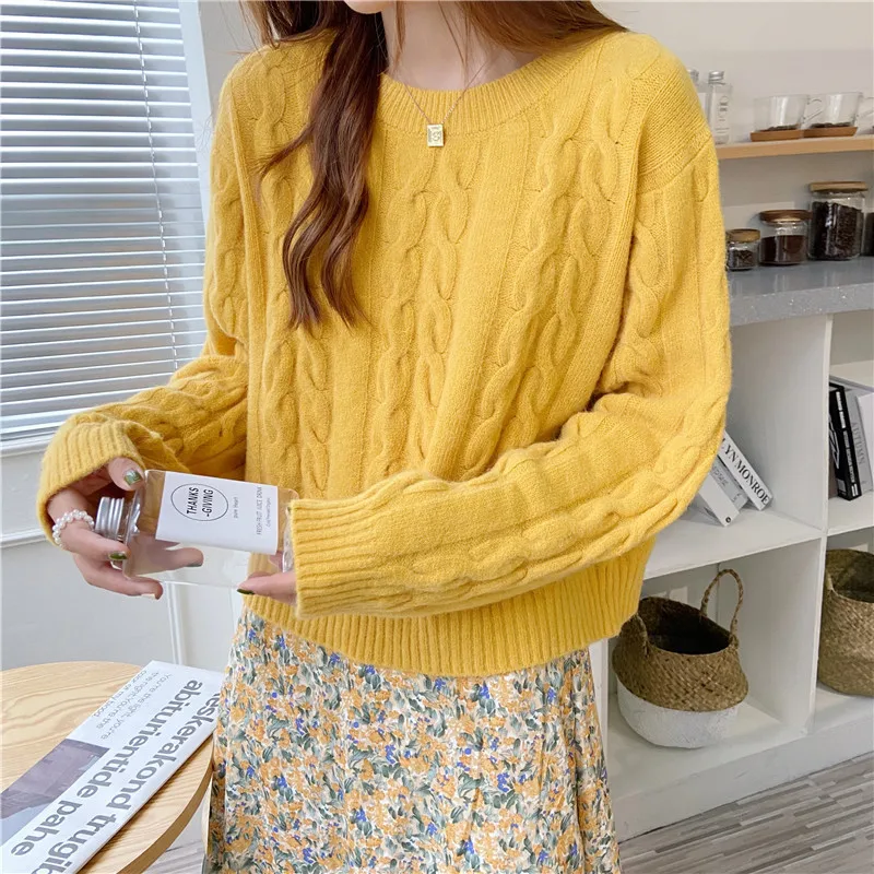 O-Neck Fried Dough Twists Knitted Backing Versatile Short Sweater Women 2023 Spring New Korean Loose Pullover Sweater Women
O-Neck Fried Dough Twists Knitted Backing Versatile Short Sweater Women 2023 Spring New Korean Loose Pullover Sweater Women