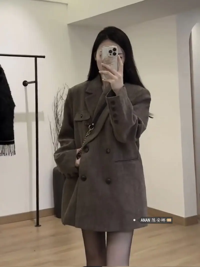 UNXX Meral Vintage Brown Wool Blazer Jacket Women Winter Casual Loose Oversize Coat High Quality Female Office Lady Coat Jacket
UNXX Meral Vintage Brown Wool Blazer Jacket Women Winter Casual Loose Oversize Coat High Quality Female Office Lady Coat Jacket