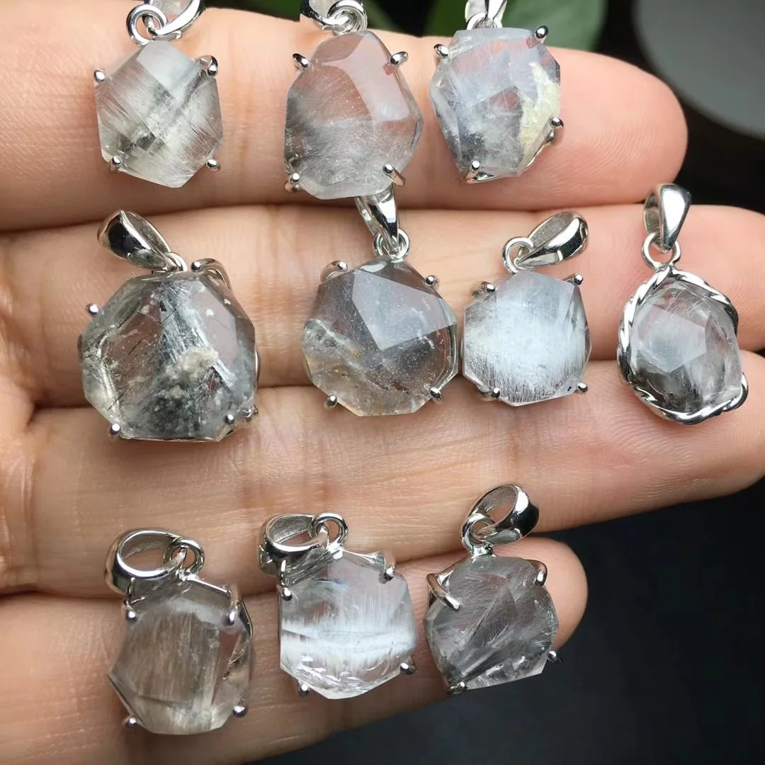 1 Pc Fengbaowu Natural Stone Irregular Shape Silver Rutilated Quartz Pendant High Quality 925 Sterling Silver Jewelry Gift
1 Pc Fengbaowu Natural Stone Irregular Shape Silver Rutilated Quartz Pendant High Quality 925 Sterling Silver Jewelry Gift
