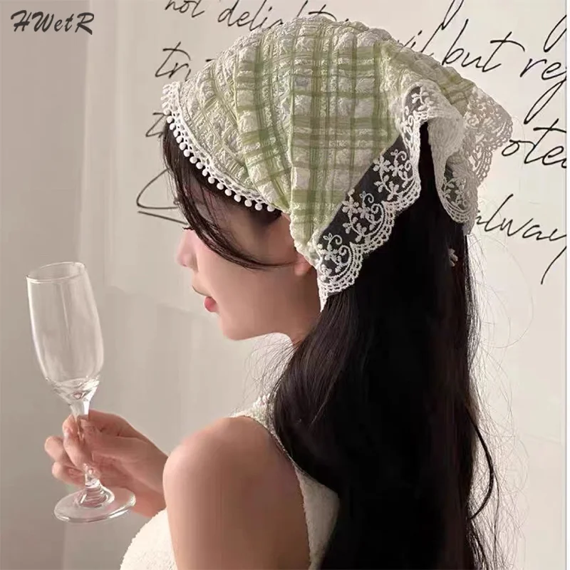 1pcs Elegant Lace Floral Print Hair Scarf Bohemia Bandana Hair Band Triangle Scarf Women Girl Headscarf Hair Accessories
1pcs Elegant Lace Floral Print Hair Scarf Bohemia Bandana Hair Band Triangle Scarf Women Girl Headscarf Hair Accessories