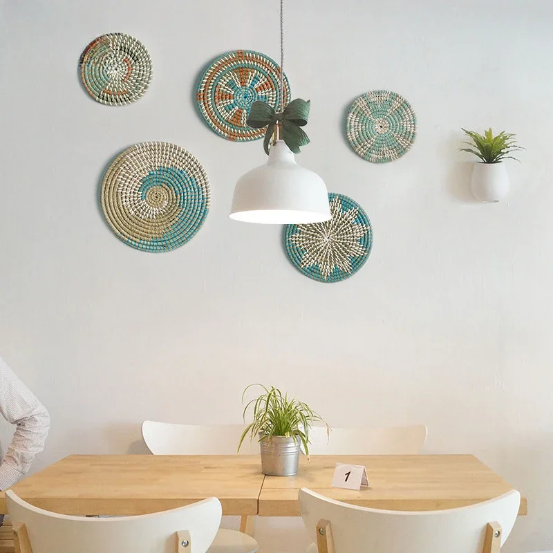 Boho Style Grass Woven Wall with Hanging Rope Living Room Kitchen Aesthetic Decor Round Plant Fiber Room Decoration Accessories
Boho Style Grass Woven Wall with Hanging Rope Living Room Kitchen Aesthetic Decor Round Plant Fiber Room Decoration Accessories