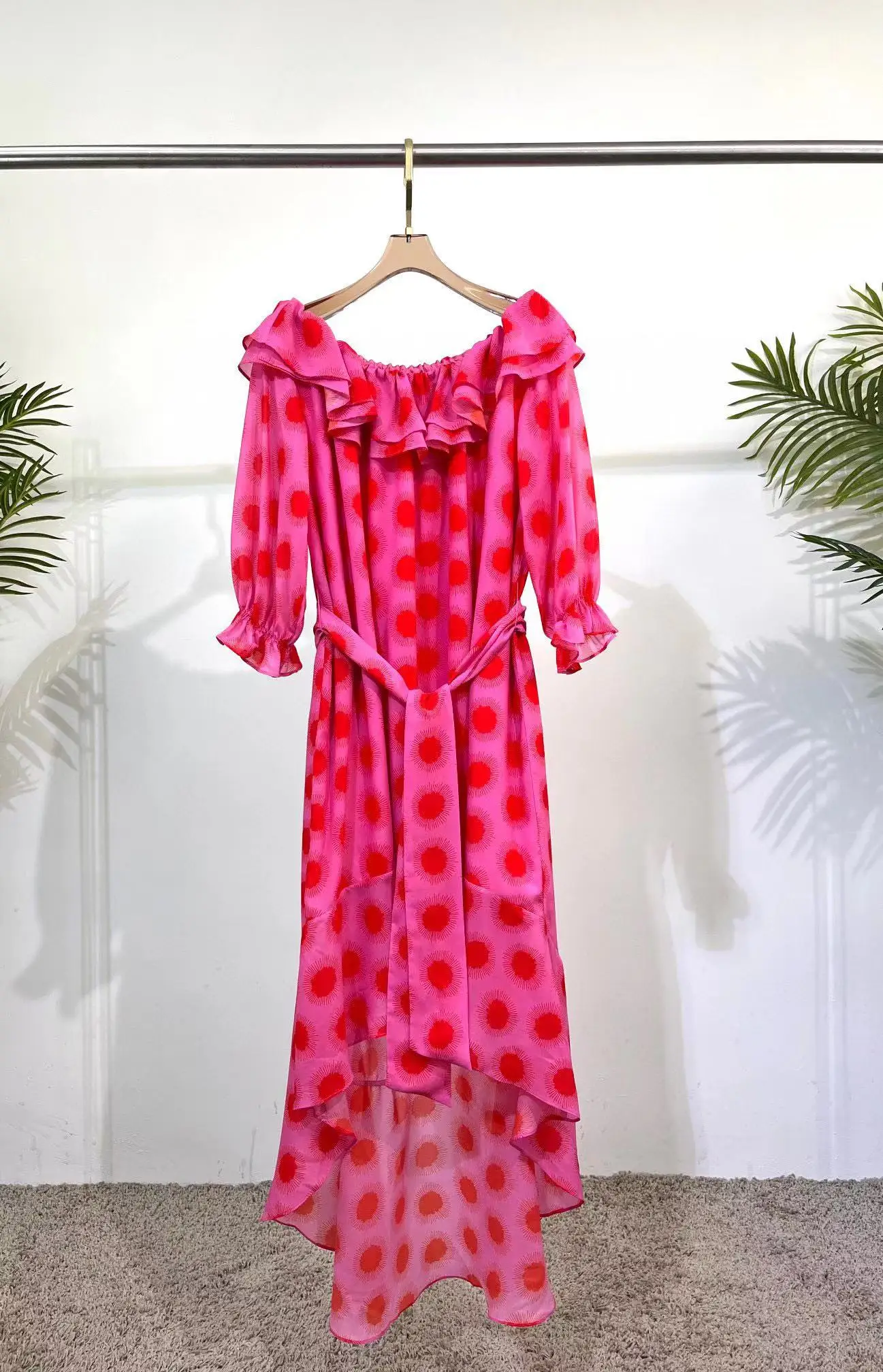 Fyion HIGH QUALITY Newest 2022 Holiday Fashion Runway Sexy Women's Slash Neck Floral Printed Long Ruffles Dress
Fyion HIGH QUALITY Newest 2022 Holiday Fashion Runway Sexy Women's Slash Neck Floral Printed Long Ruffles Dress