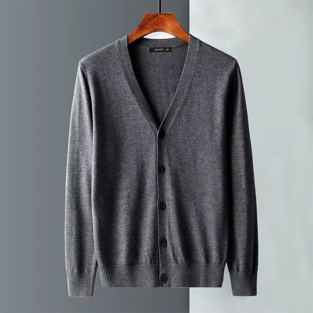 2023 New Autumn Men's Coat Sweater Cardigan Jumper Tops Solid Casual Winter V-Neck Business Warm Men Sweater Fashion Hot Sale
2023 New Autumn Men's Coat Sweater Cardigan Jumper Tops Solid Casual Winter V-Neck Business Warm Men Sweater Fashion Hot Sale
