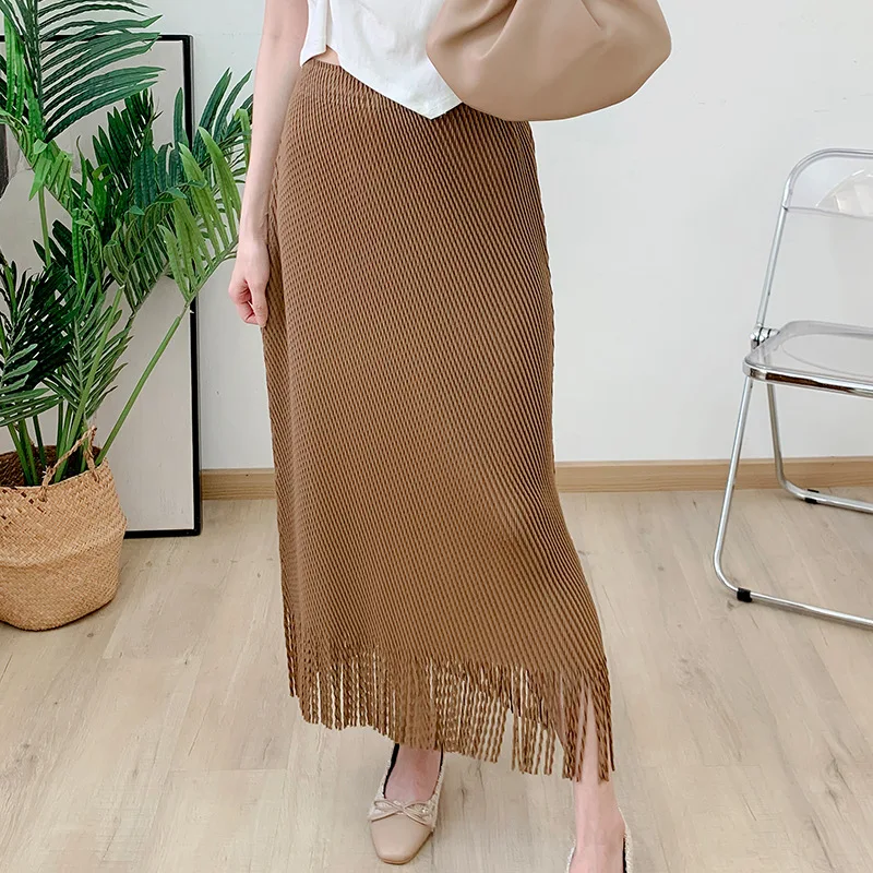 

COZOK Versatile Loose Fitting Summer New 2024 Women's Half Skirt High Waisted Pleated Solid Color Temperament WT6066