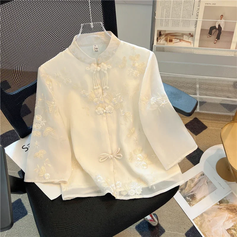 Vintage Embroidery Women's Shirts Trend 2024 Chiffon Loose Short Sleeve Top Korean Clothing Sales Chinese Style Women Blouses
Vintage Embroidery Women's Shirts Trend 2024 Chiffon Loose Short Sleeve Top Korean Clothing Sales Chinese Style Women Blouses