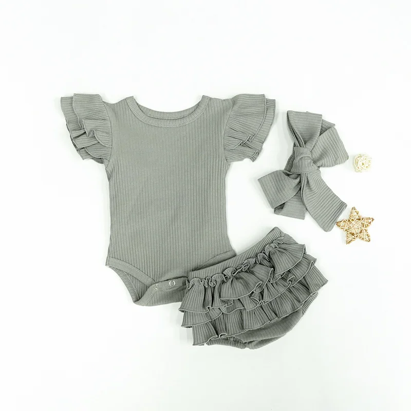 Conjunto Bebê Fru Fru 3 peças - Macacão, calcinha e faixa em algodão super macio Conjunto Bebê Fru Fru 3 peças - Macacão, calcinha e faixa em algodão super macio