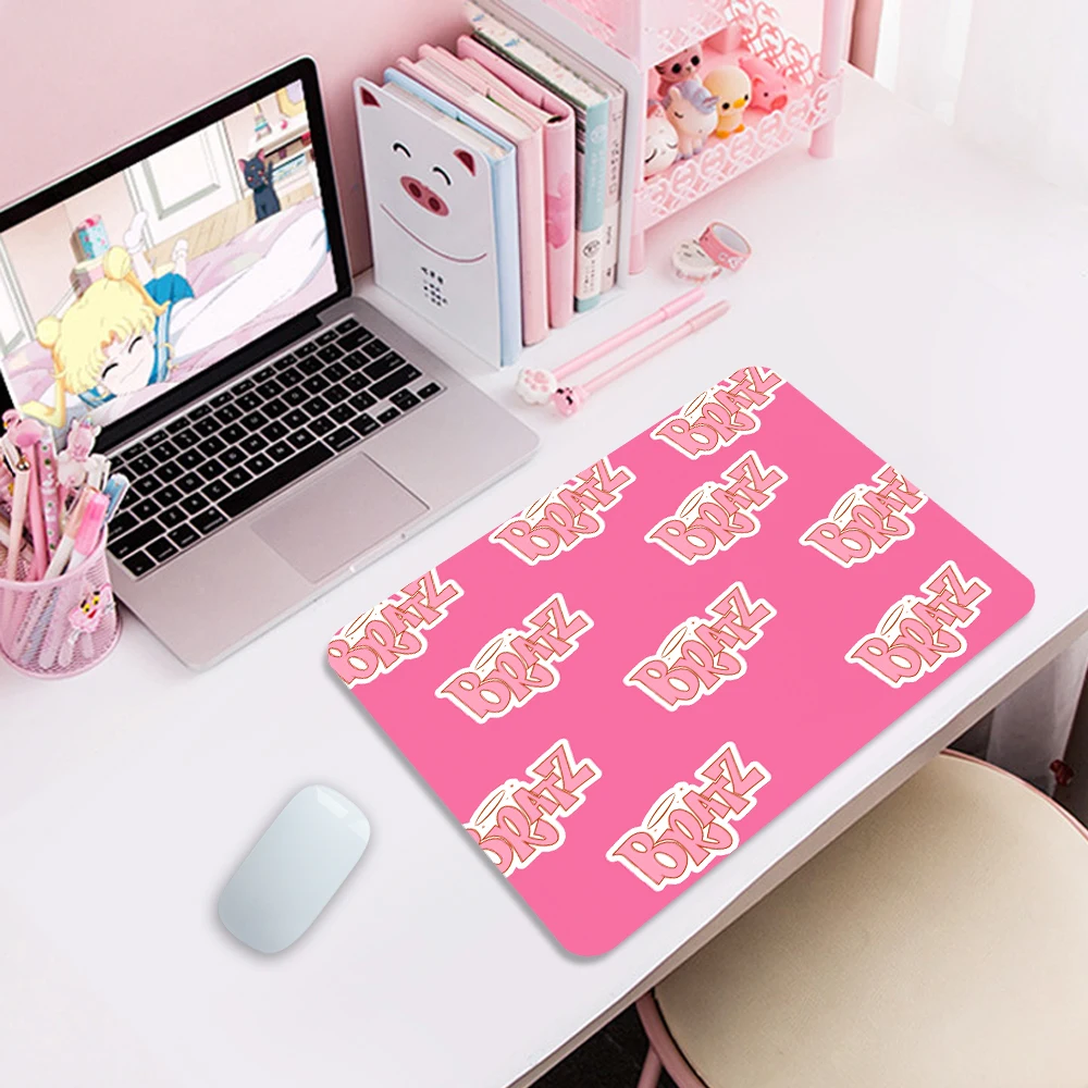 High Quality Cute Cartoon doll bratz girl Mouse Mat Smooth Writing Pad Desktop Mate Gaming Mouse Pad small mouse pad best seller
High Quality Cute Cartoon doll bratz girl Mouse Mat Smooth Writing Pad Desktop Mate Gaming Mouse Pad small mouse pad best seller
