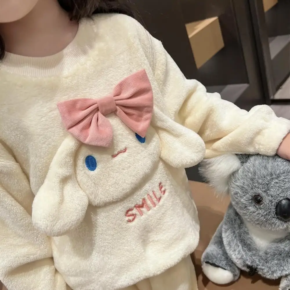 Kawaii Sanrio Cinnamoroll Girls Thickened Coral Velvet Pajama Suit Autumn Winter Cartoon Children's Homewear Warm Nightwear Gift
Kawaii Sanrio Cinnamoroll Girls Thickened Coral Velvet Pajama Suit Autumn Winter Cartoon Children's Homewear Warm Nightwear Gift