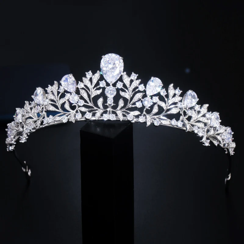 ThreeGraces Elegant Shiny Cubic Zirconia Wedding Bridal Tiara and Crowns Hair Accessories Party Costume Jewelry for Brides HA116
ThreeGraces Elegant Shiny Cubic Zirconia Wedding Bridal Tiara and Crowns Hair Accessories Party Costume Jewelry for Brides HA116