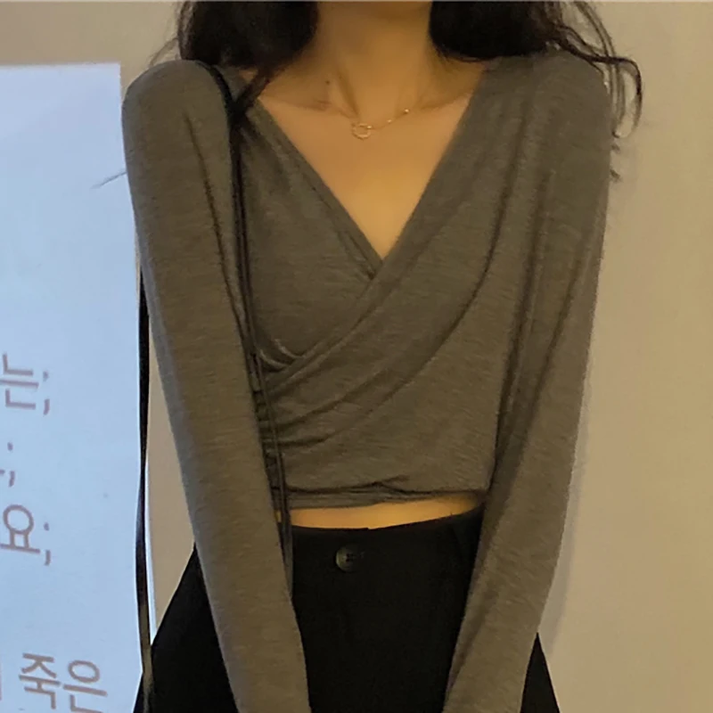 T Shirts Women V Neck Skinny Thin Short T-Shirt Female Lace-up Solid Basic Cross 2022 Spring New Fashion Tops Tee Shirt Femme
T Shirts Women V Neck Skinny Thin Short T-Shirt Female Lace-up Solid Basic Cross 2022 Spring New Fashion Tops Tee Shirt Femme
