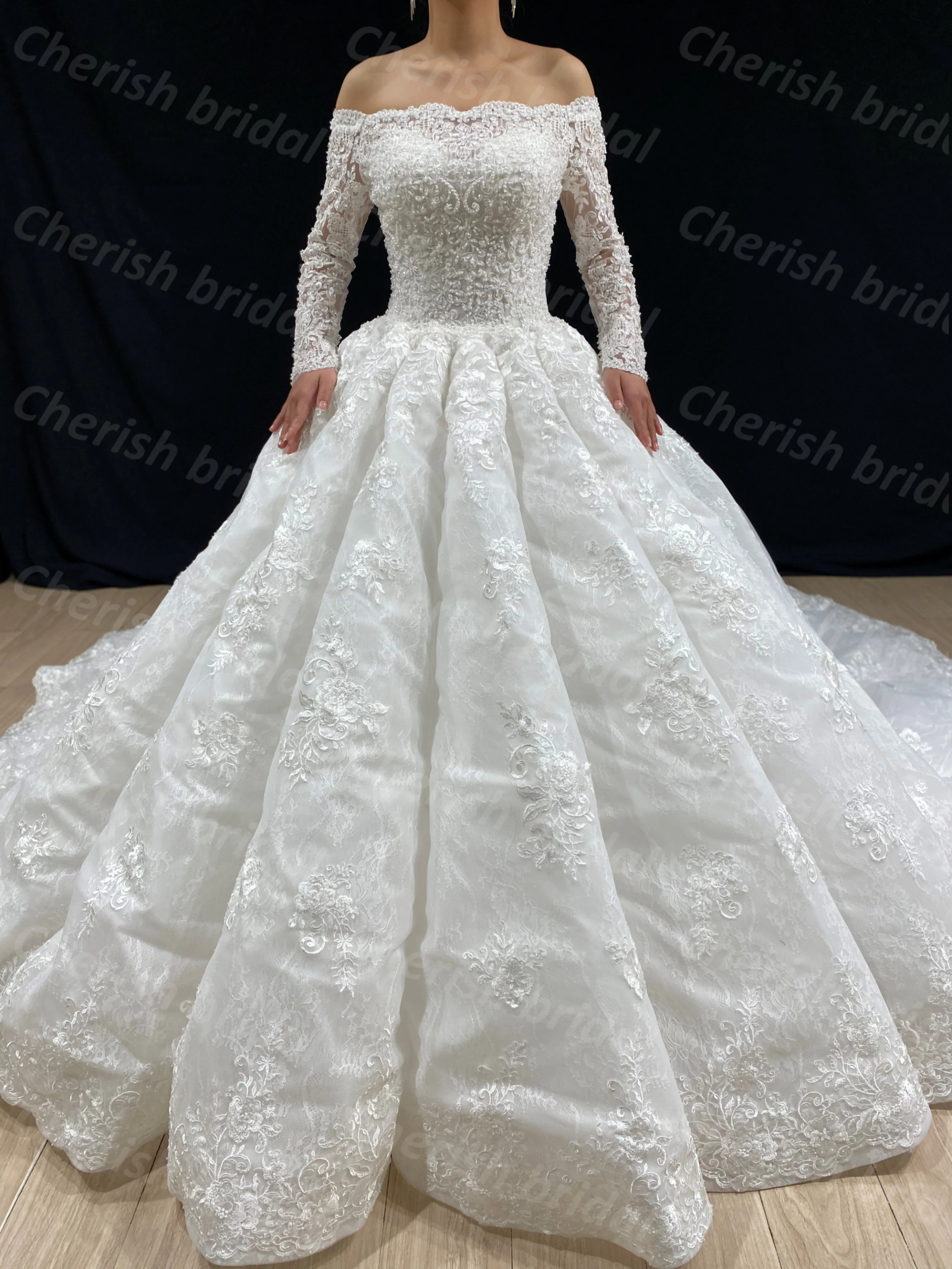 

C1054B Ivory Wedding Dresses for Woman Off Shoulder Ball Gown Bride Dress Long Sleeve Lace Applique and Beading Bridal Dress